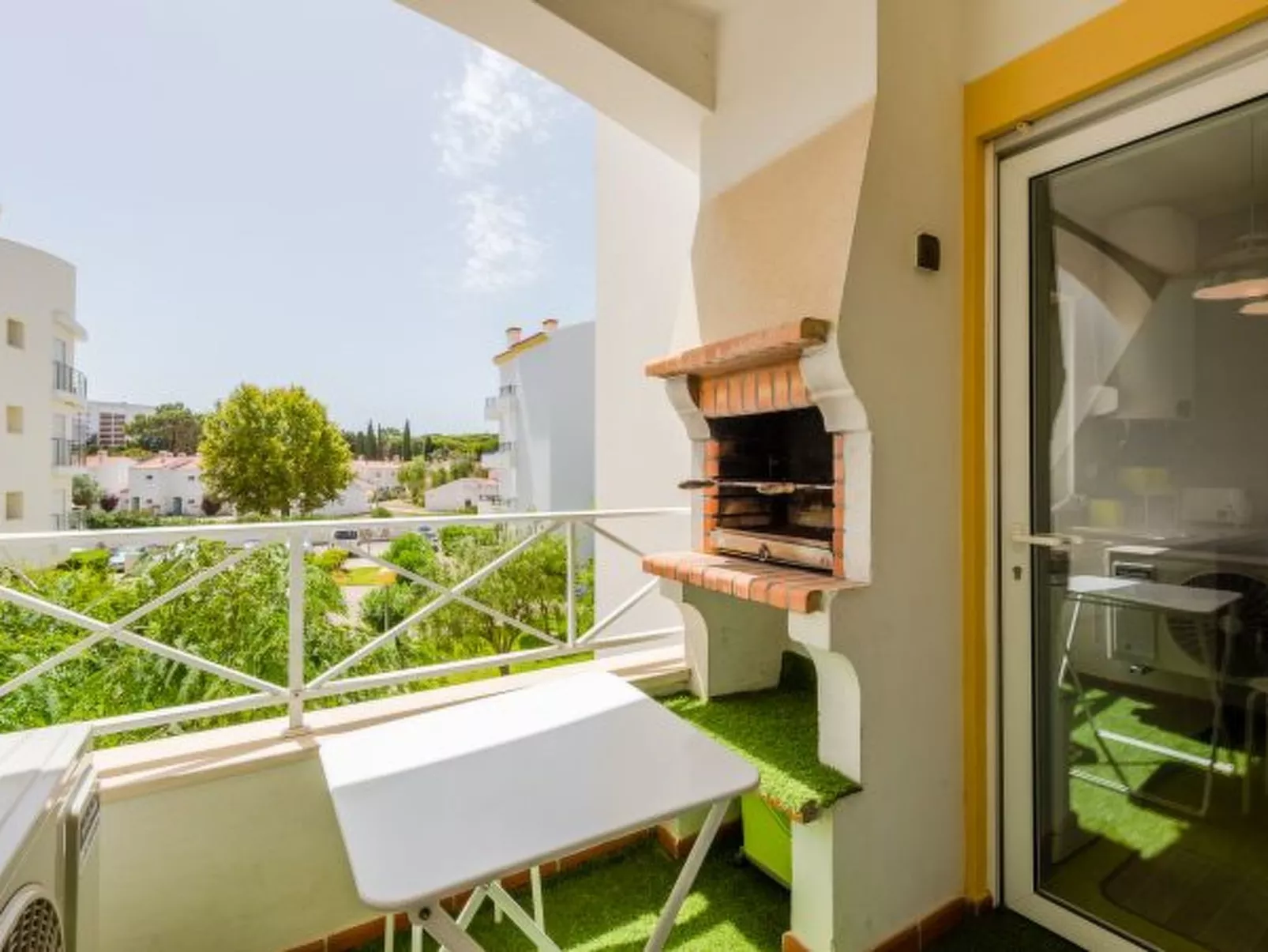 Alfamar Apartment at Praia da Falesia - Buiten