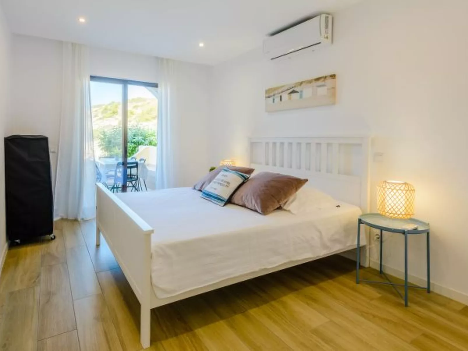 The Little Paradise with Sea Views - Binnen