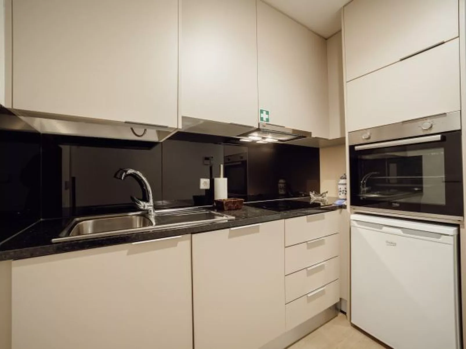 CARMO RESIDENCE PORTO - S. HELENA by VACATIONY - Binnen