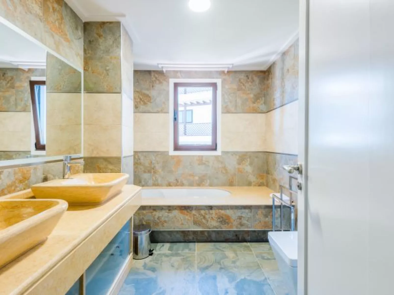 Falesia Beach C at Falesia Beach - Binnen