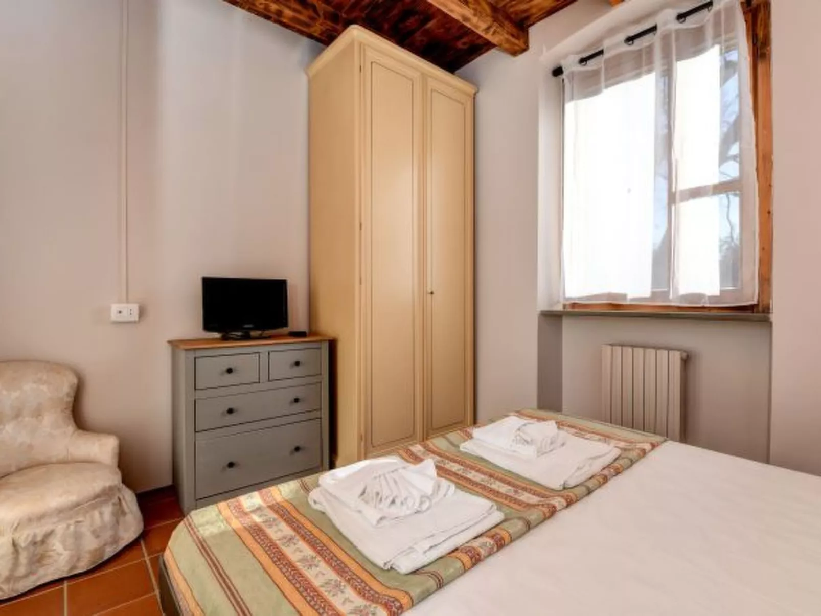 Desenzanoloft Swarovski & Pool - Image-tags.info