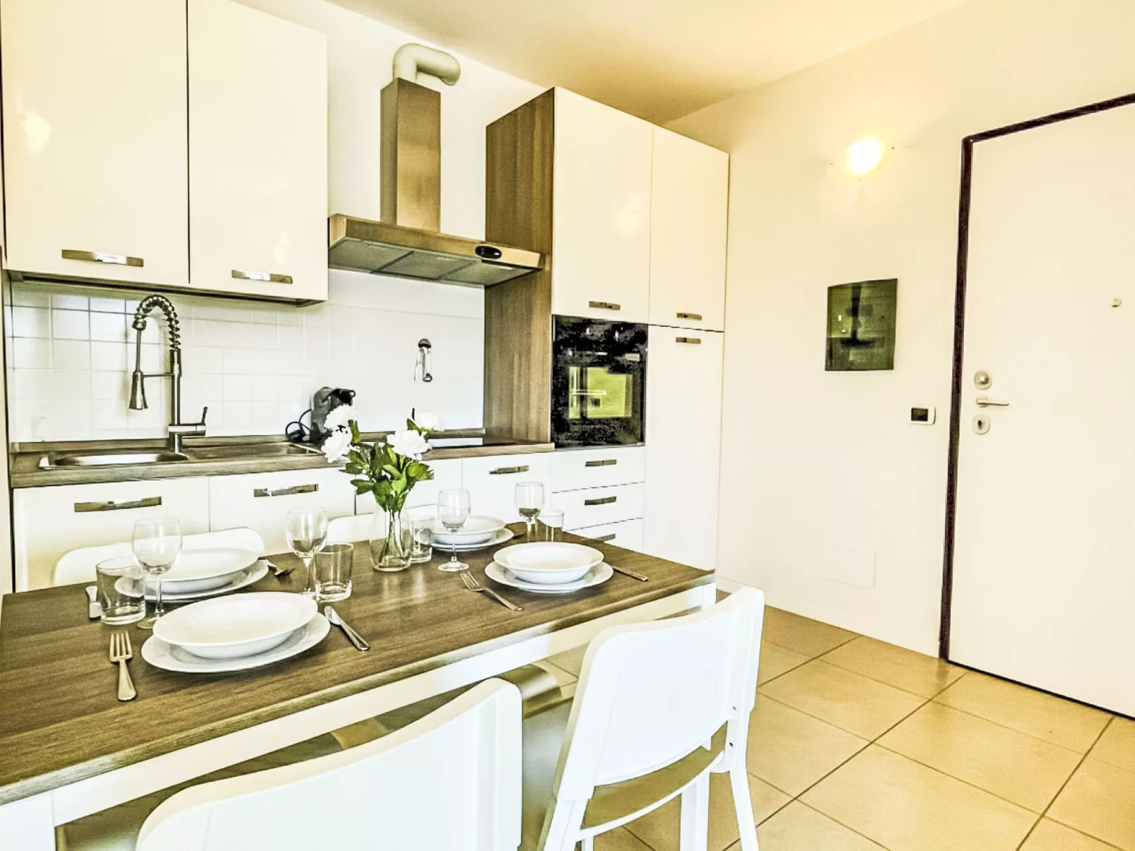 Sole e Fiori - Binnen