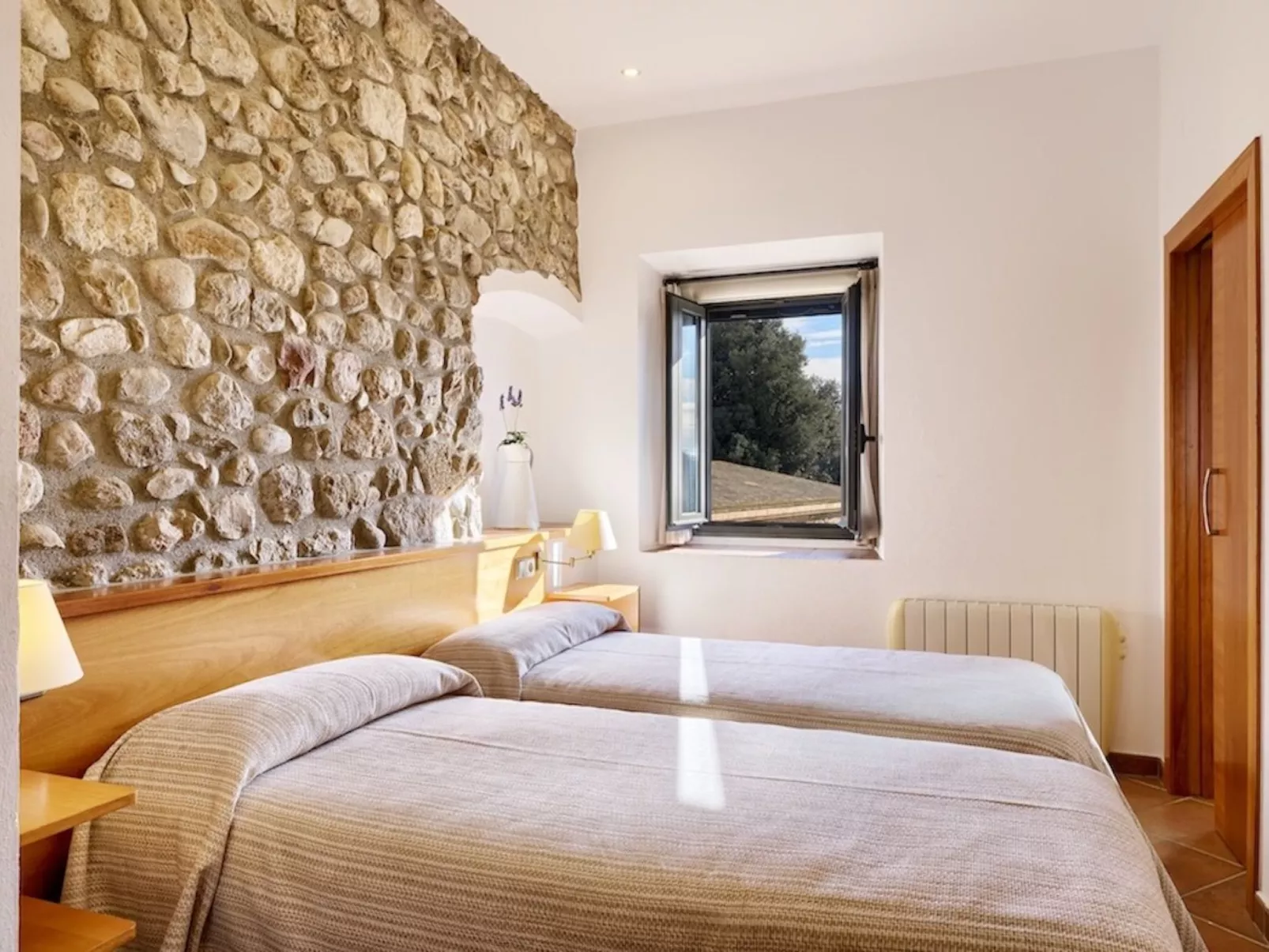 Landhaus, 8 Zimmer mit Bad, Schwimmbad, Tennis - Binnen