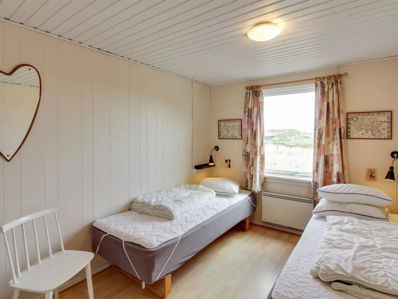 "Monna" -  from the sea - Binnen