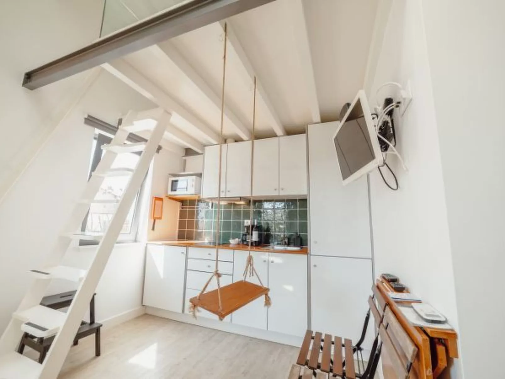 MEZZANINE STYLISH APARTMENT P by VACATIONY - Binnen