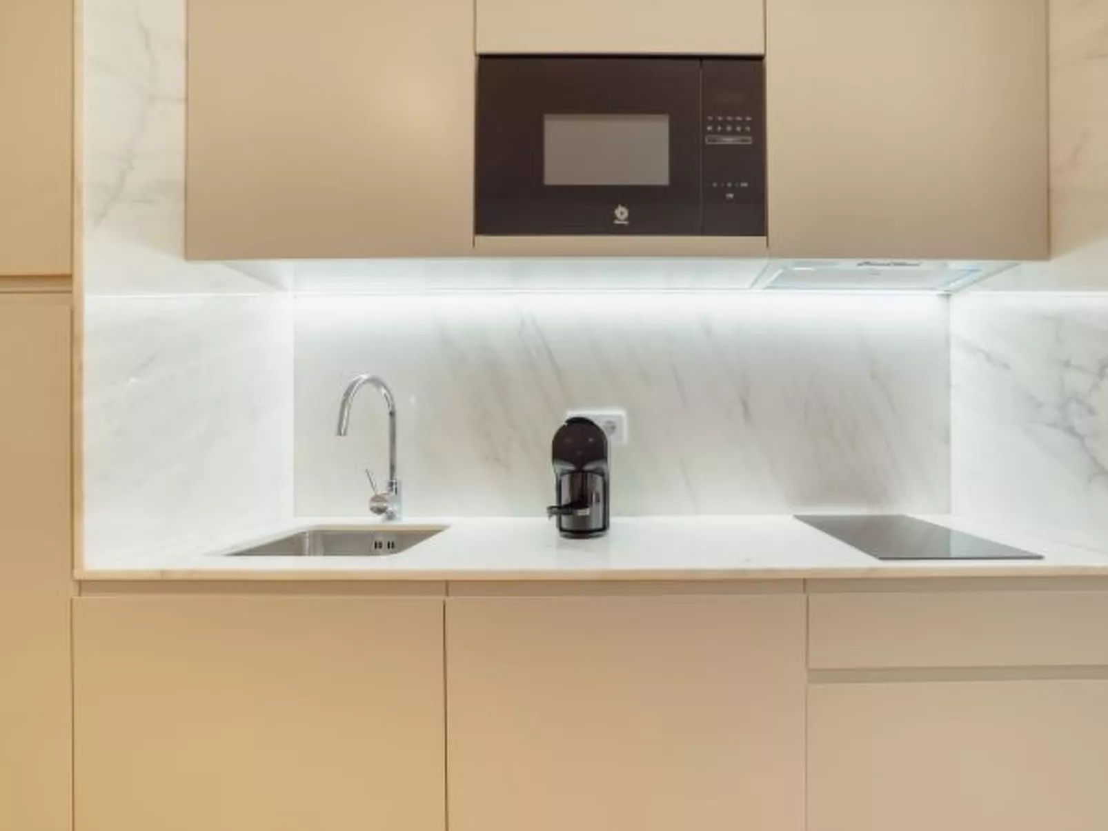 LEGACY OPORTO DESIGN APARTMENT H by VACATIONY - Binnen