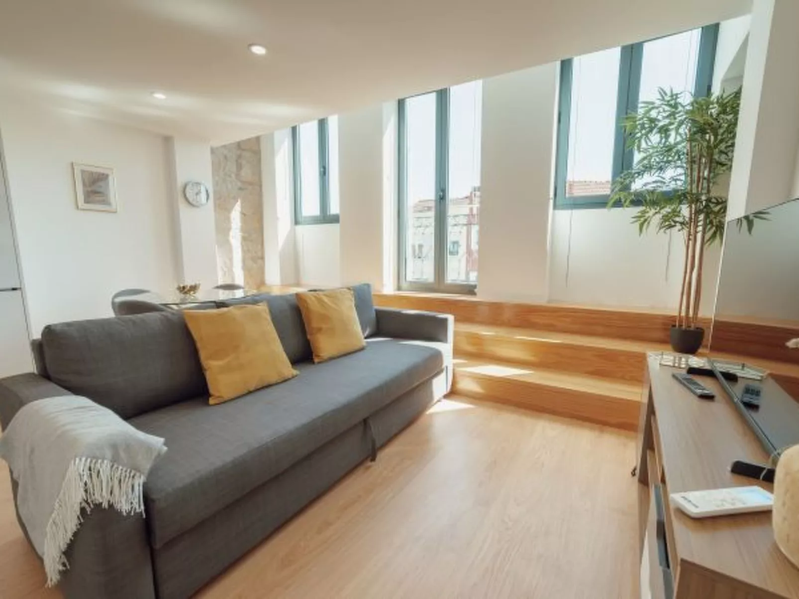 MODERN & STYLISH APARTMENT II by VACATIONY - Binnen