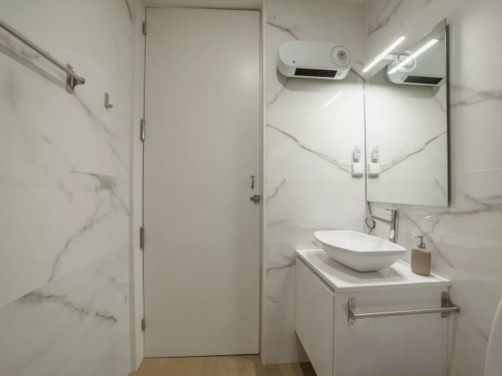 CARMO RESIDENCE PORTO - SRA DO CARMO by VACATIONY - Binnen