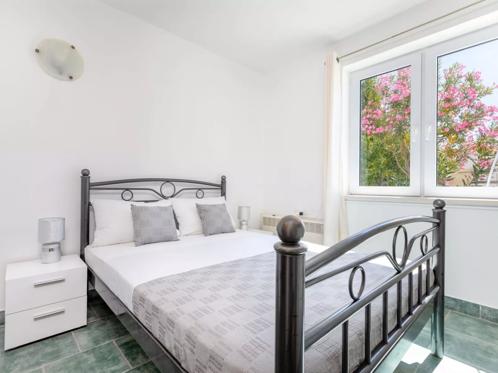 Wohnung "Maya S" mit Terrasse - Binnen