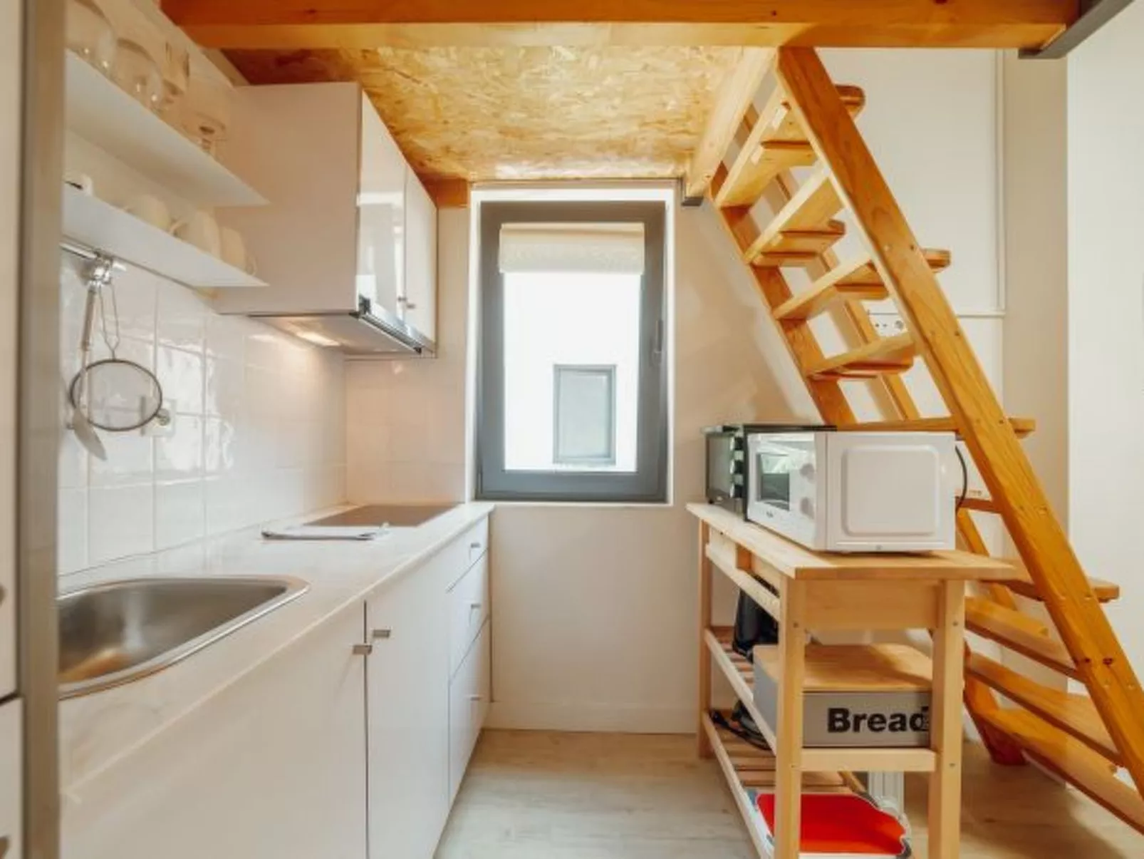 MEZZANINE STYLISH APARTMENT Q by VACATIONY - Binnen