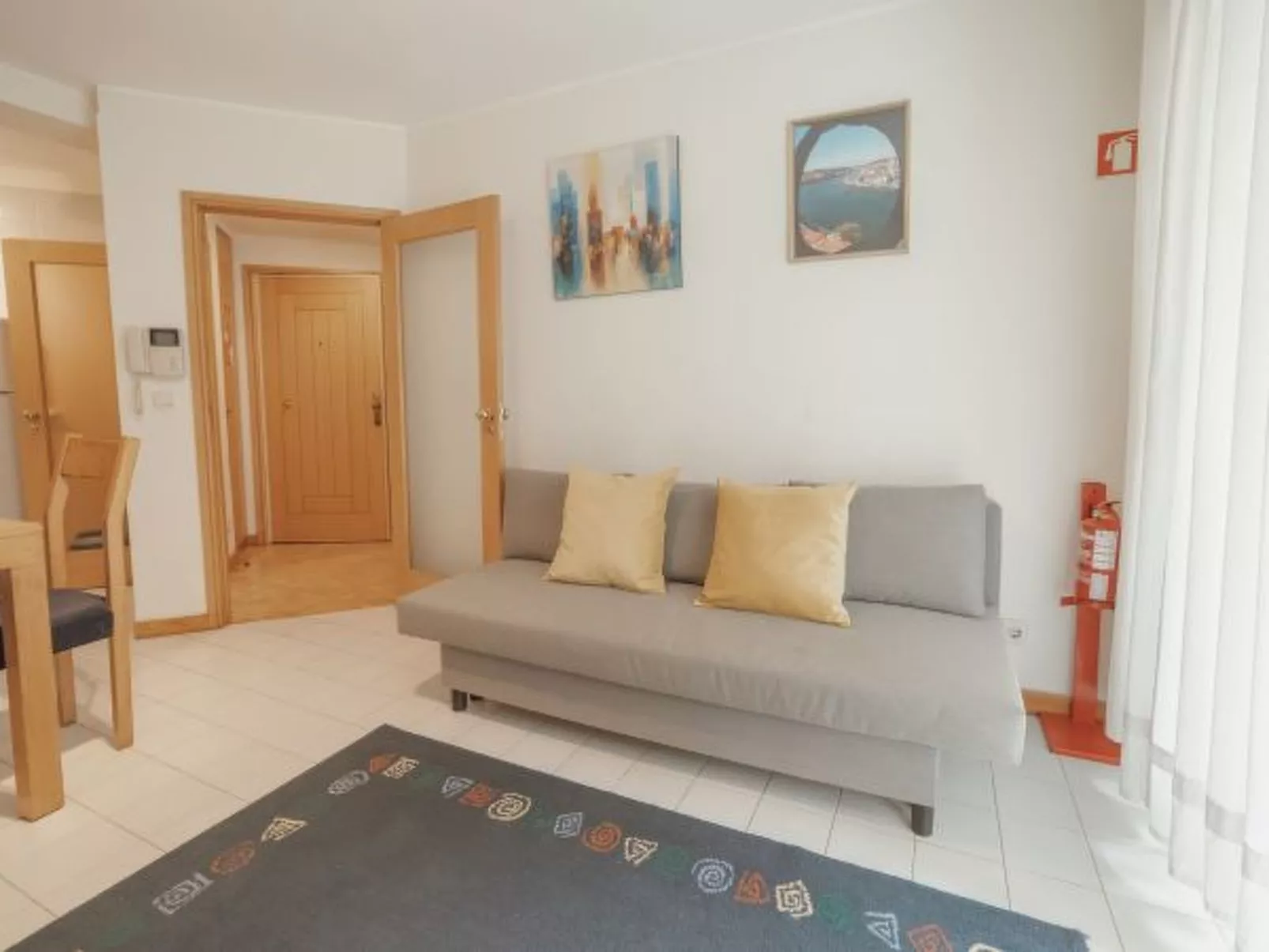 DOWNTOWN TRINDADE WITH TERRACE by VACATIONY - Binnen