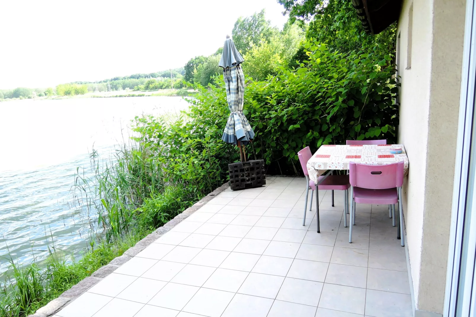 Holiday complex in Jezierzyce by Szczecin at the lake 30 qm for 4 persons Typ C Zolty - Terras
