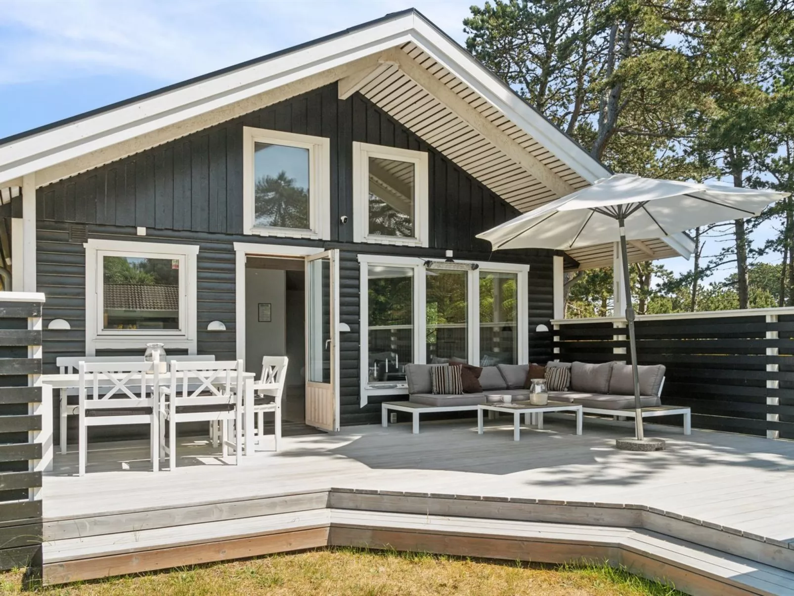 "Lavrens" - 300m from the sea - Buiten