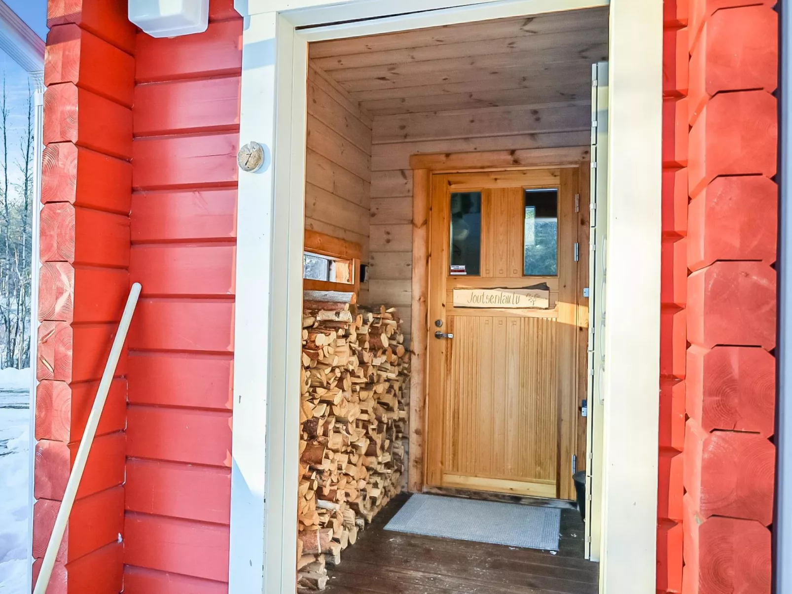 Joutsenlaulu - Binnen