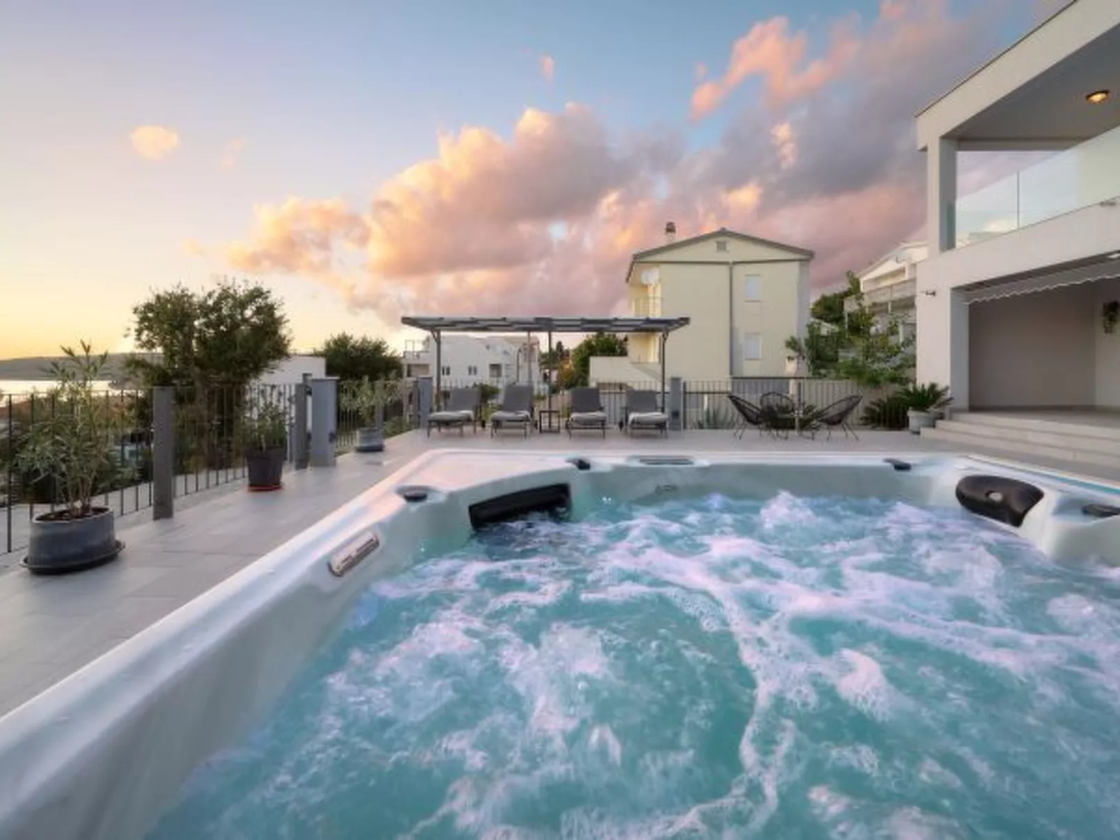 Beautiful Villa Katharina with pool - Buiten