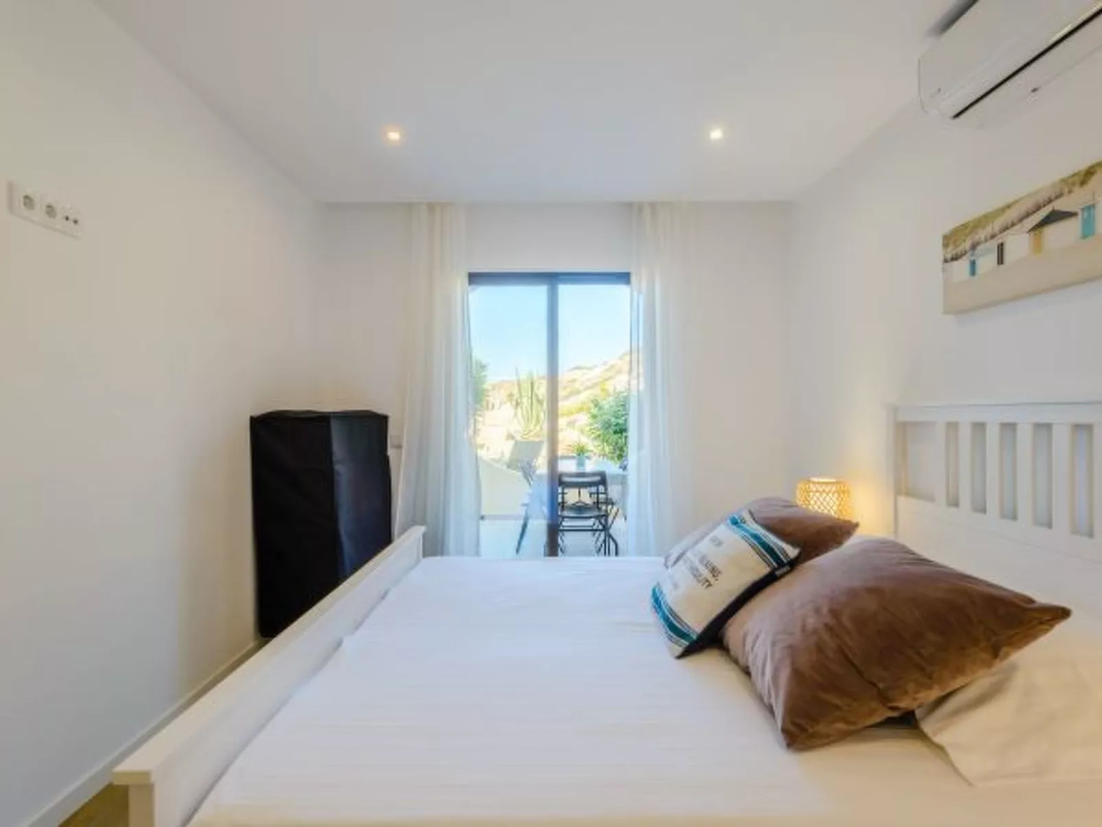 The Little Paradise with Sea Views - Binnen