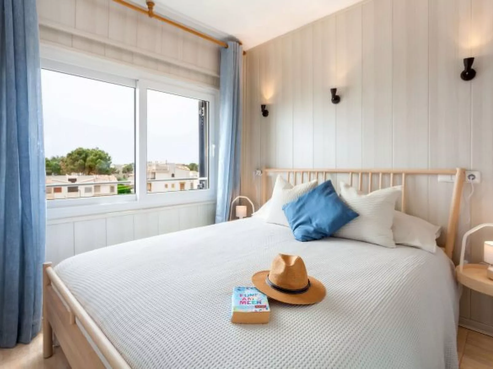 La Ola Beach House - Image-tags.info