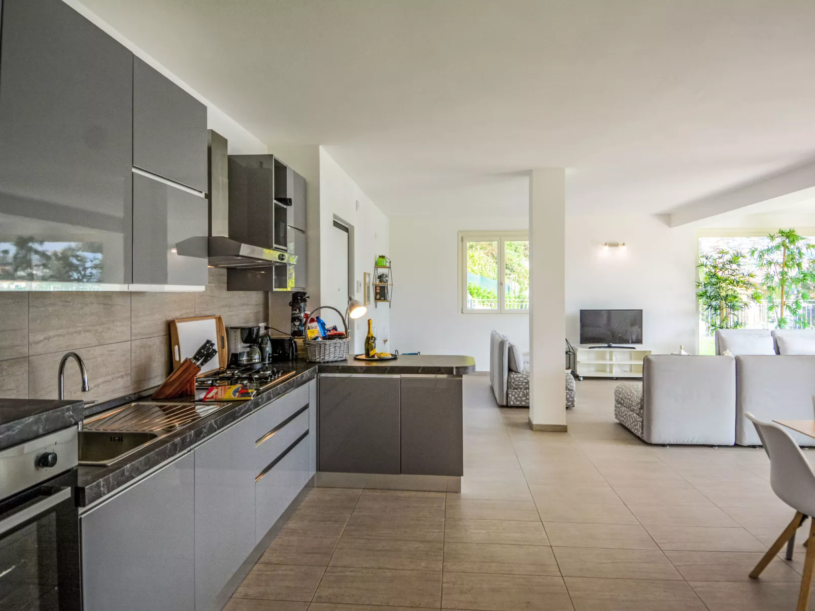 The View Lake Como - Binnen