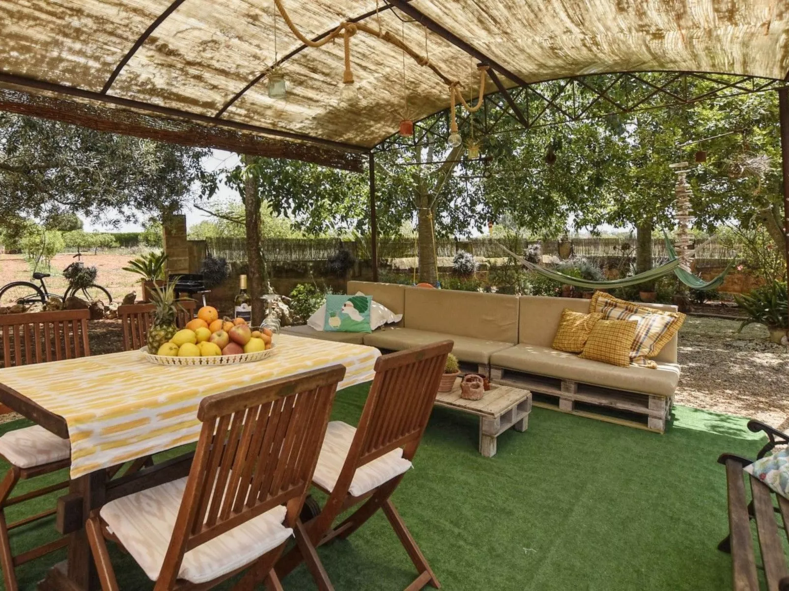 MONTSERRAT  ( SON PERETO ) - Binnen