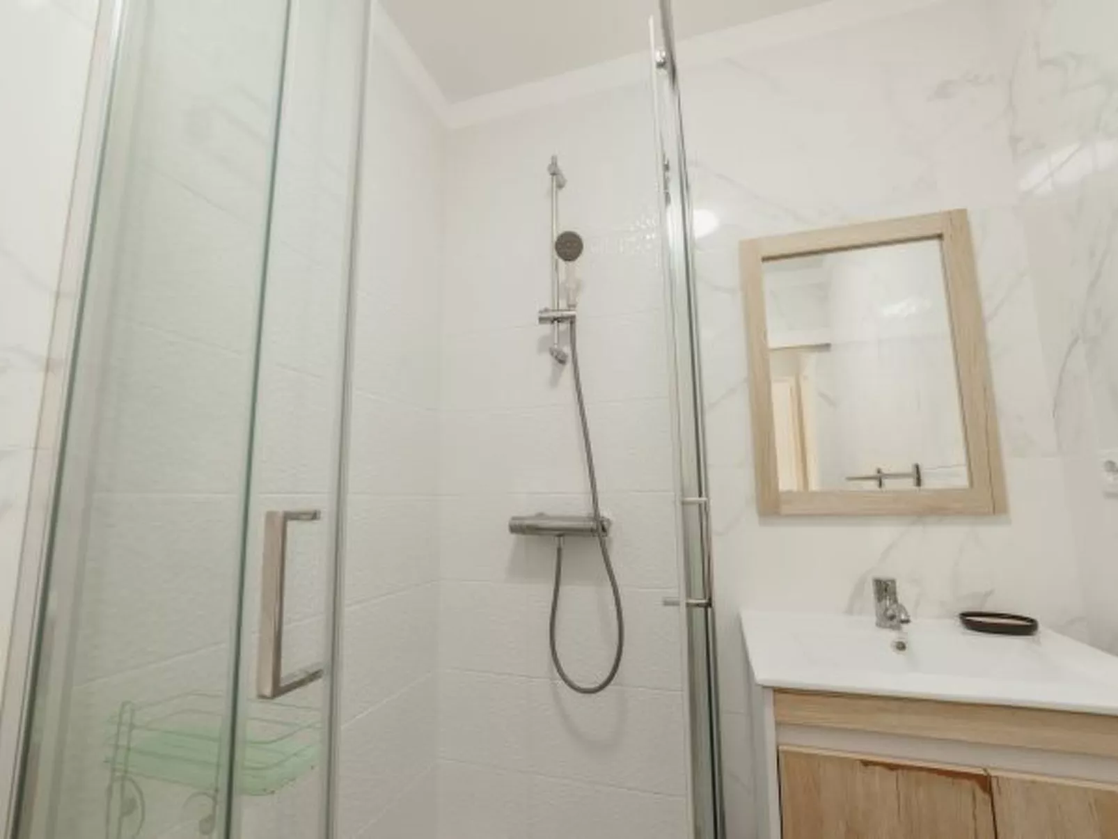 ESPINHO SEAWALK AND SEAVIEW by VACATIONY - Binnen