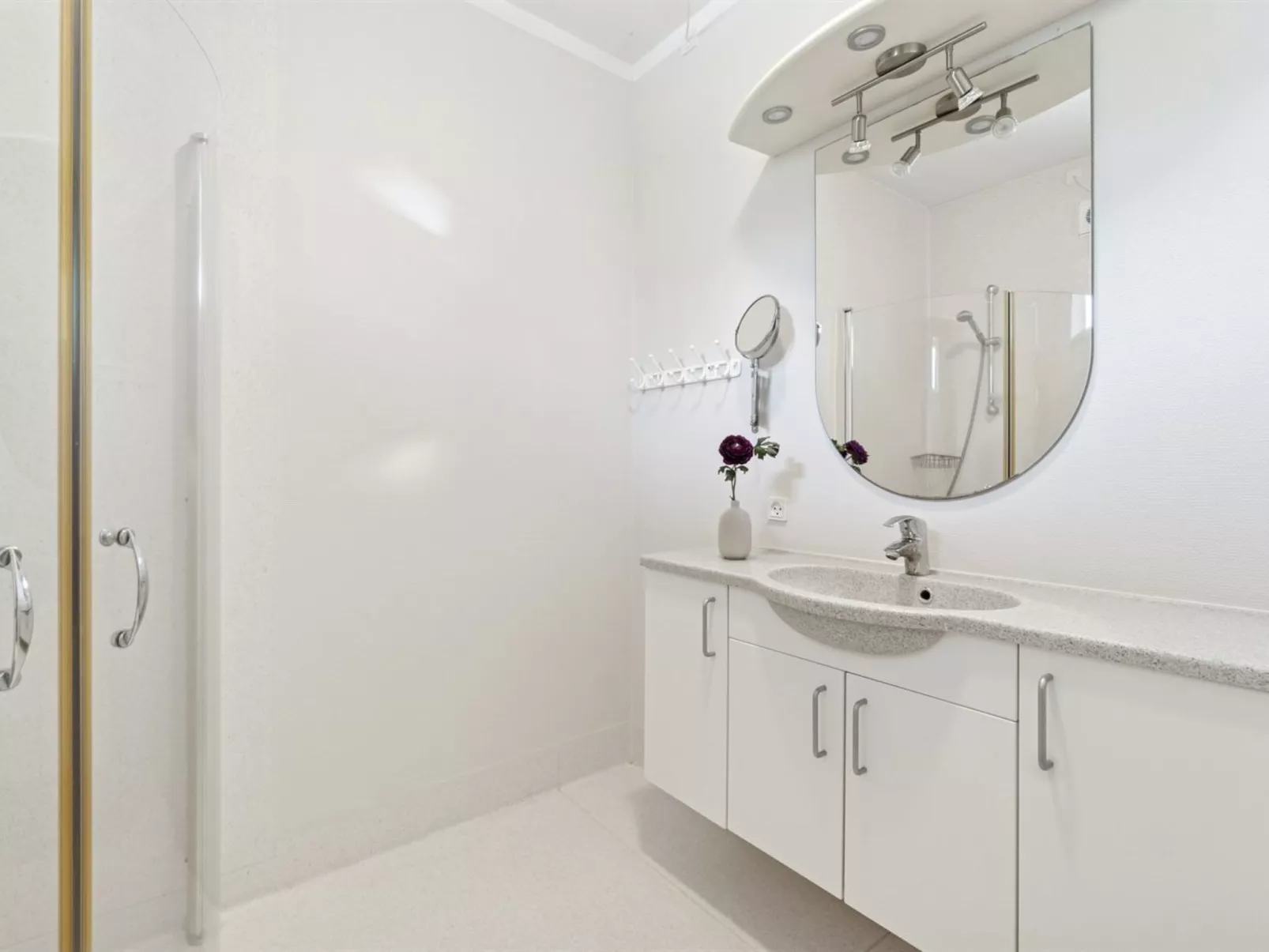 "Kamile" - 400m from the sea - Binnen