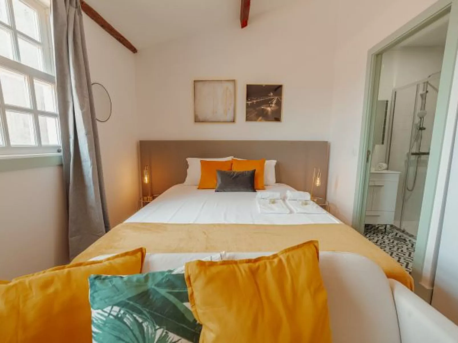 DOWNTOWN SUITE G by VACATIONY - Binnen