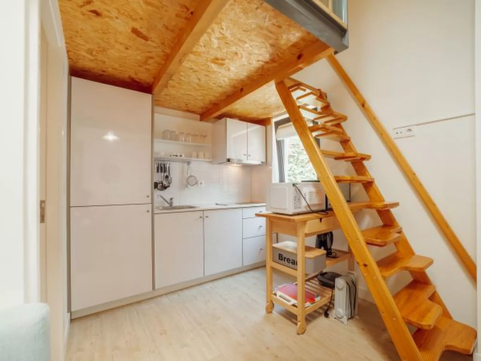 MEZZANINE STYLISH APARTMENT Q by VACATIONY - Binnen