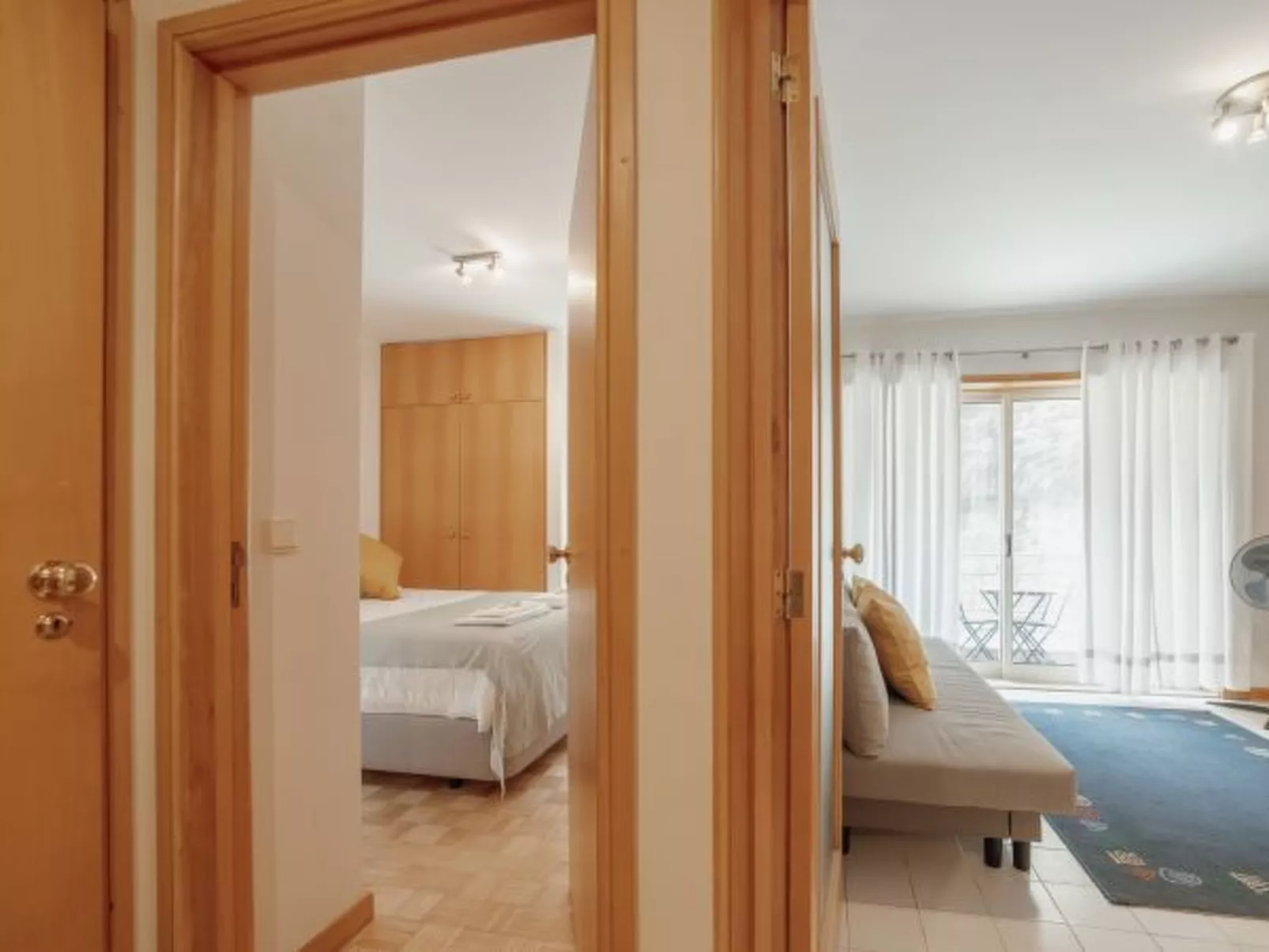 DOWNTOWN TRINDADE WITH TERRACE by VACATIONY - Binnen