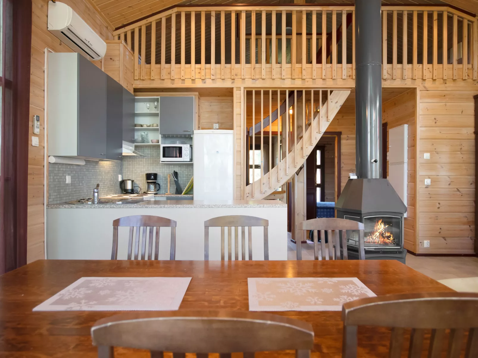 Tiirinniemi 27 a - Binnen