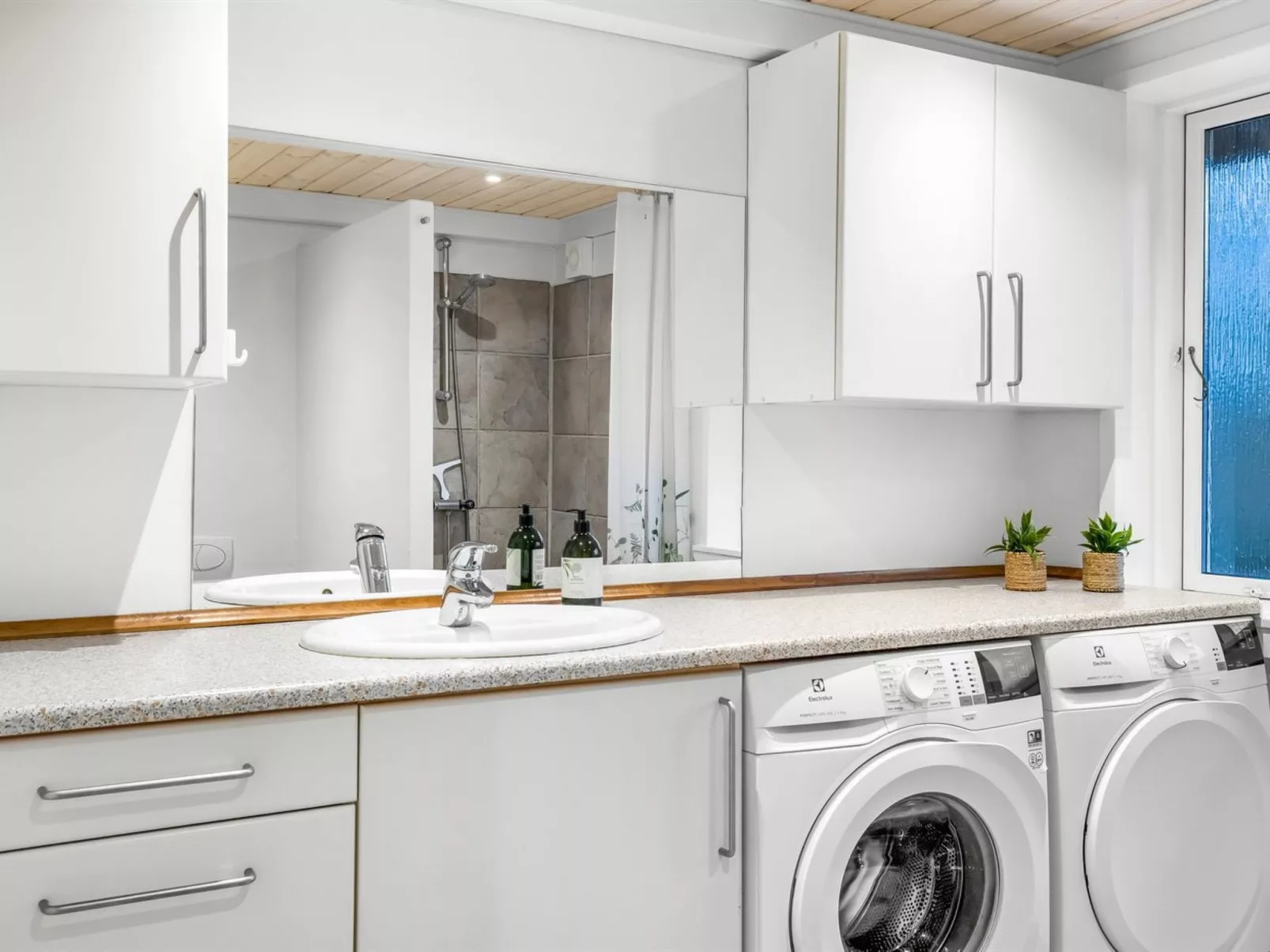 "Heina" - 25km from the sea - Binnen