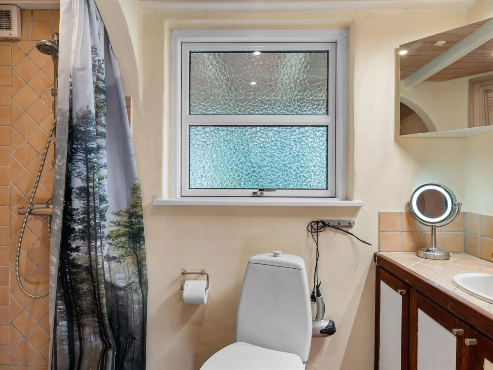 "Engelbertine" - 30m from the sea - Binnen