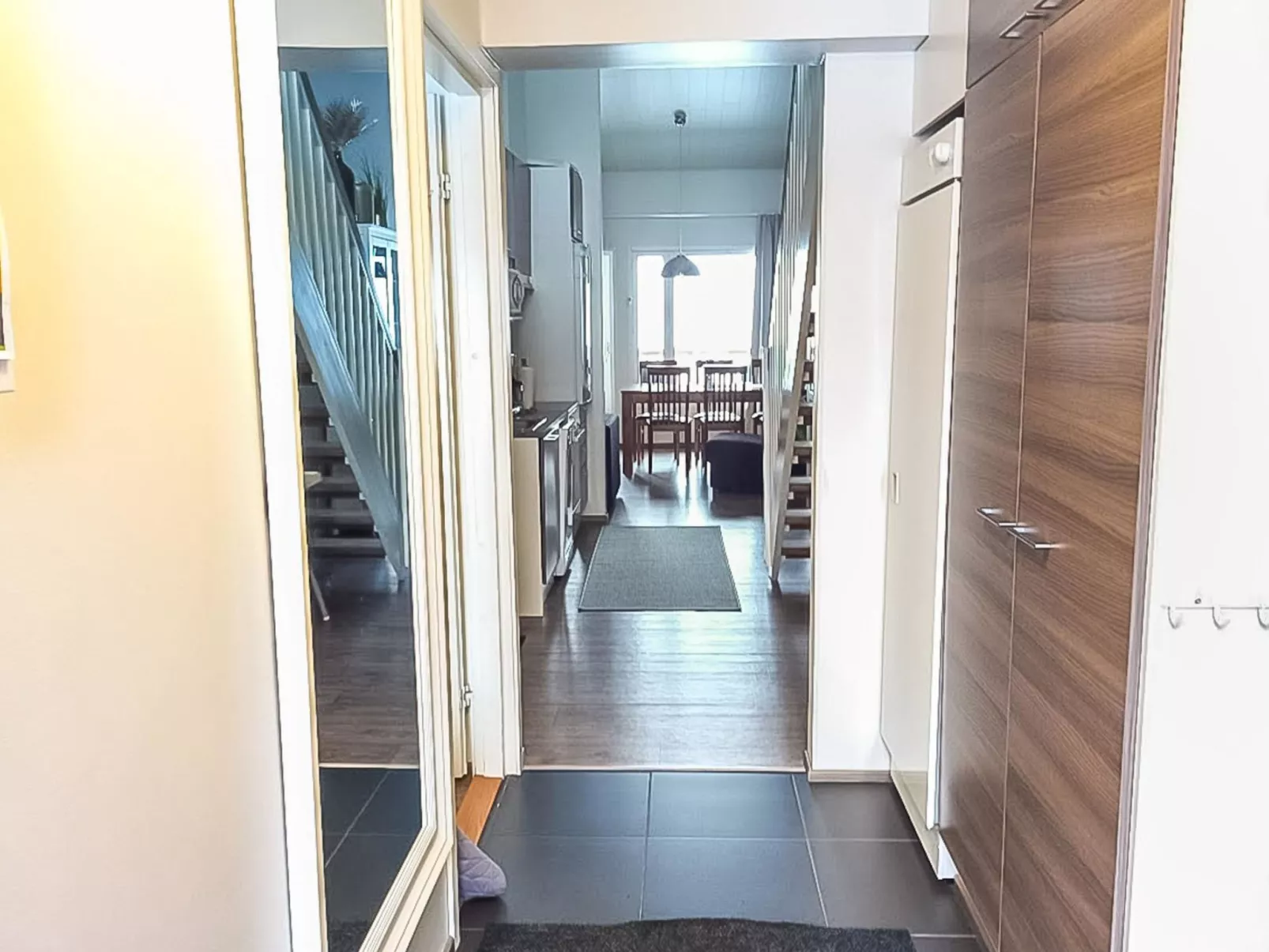 Skivillas 61 ukkohalla (b1) - Binnen