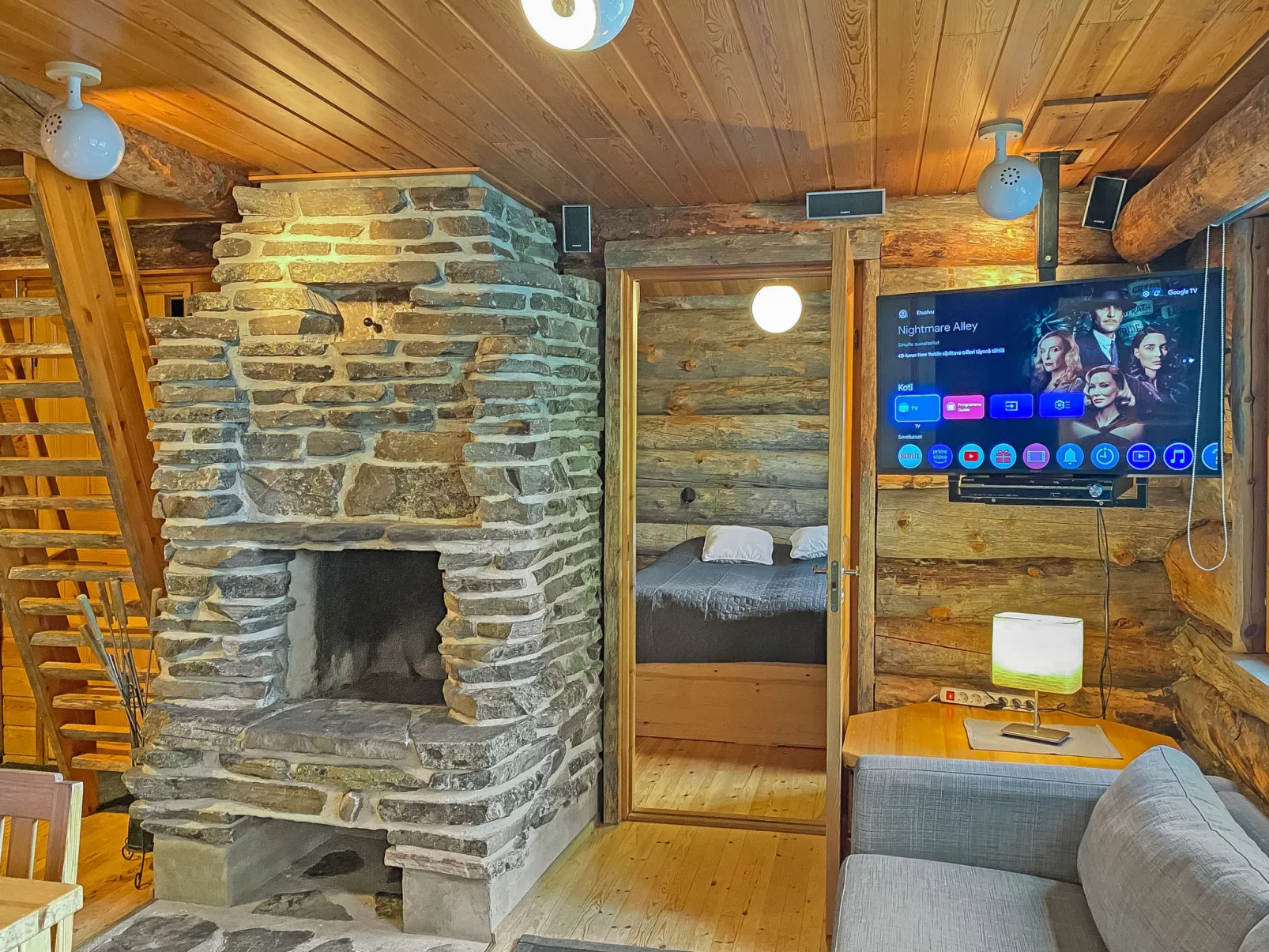 Kuusi-ruka 6 - Binnen