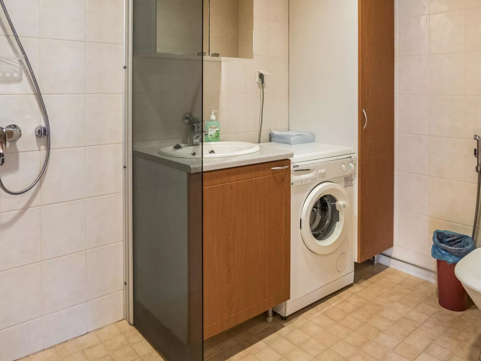 Klz 4. rubiini - Binnen