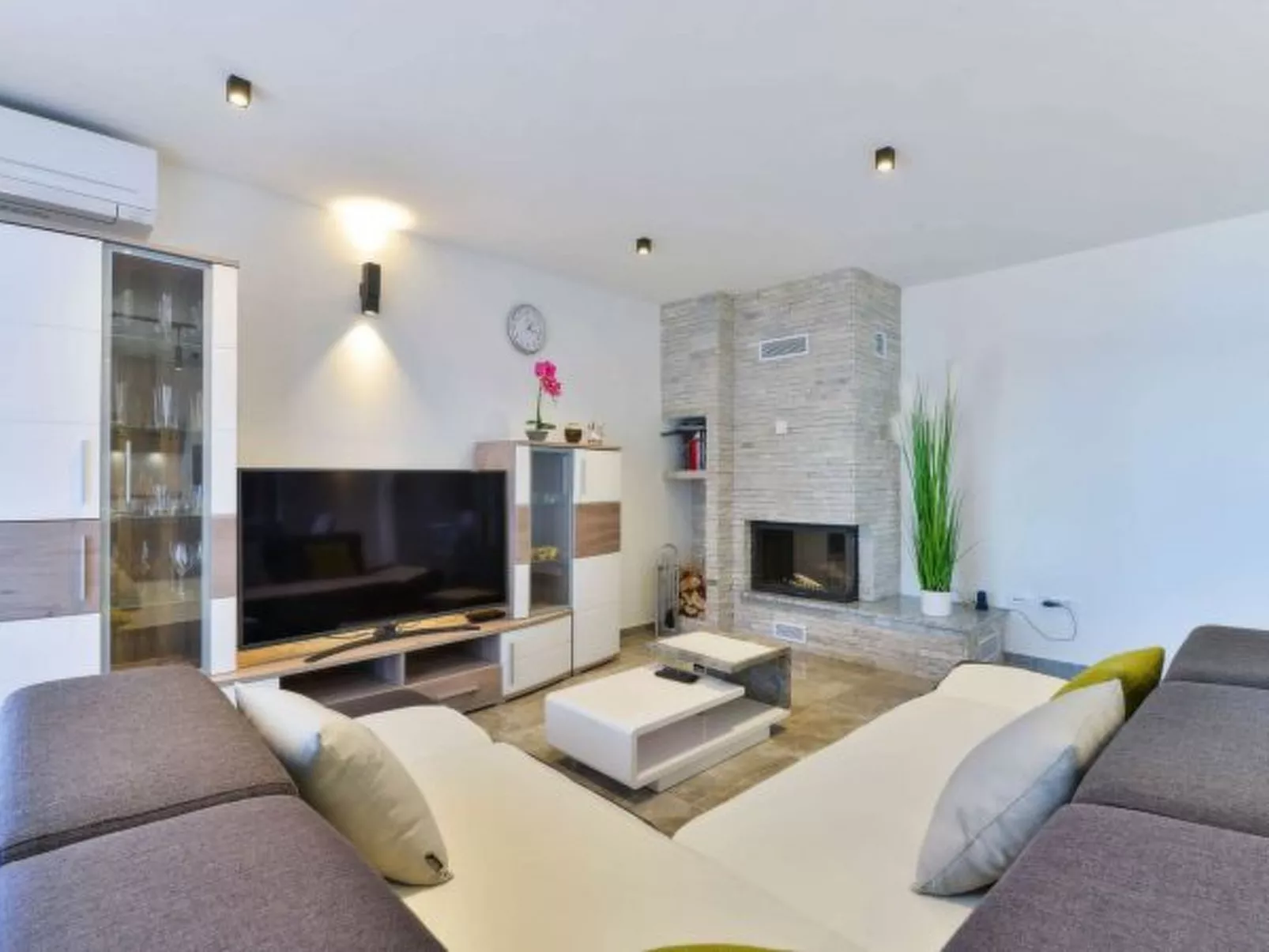 Modern Villa Futura with pool - Binnen