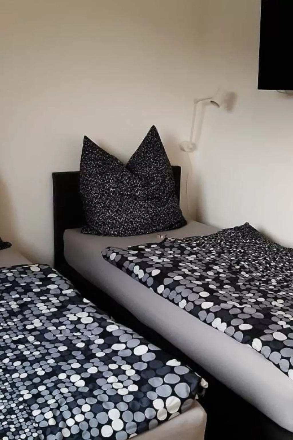 Gästezimmer mit Blick auf die Berge - Binnen