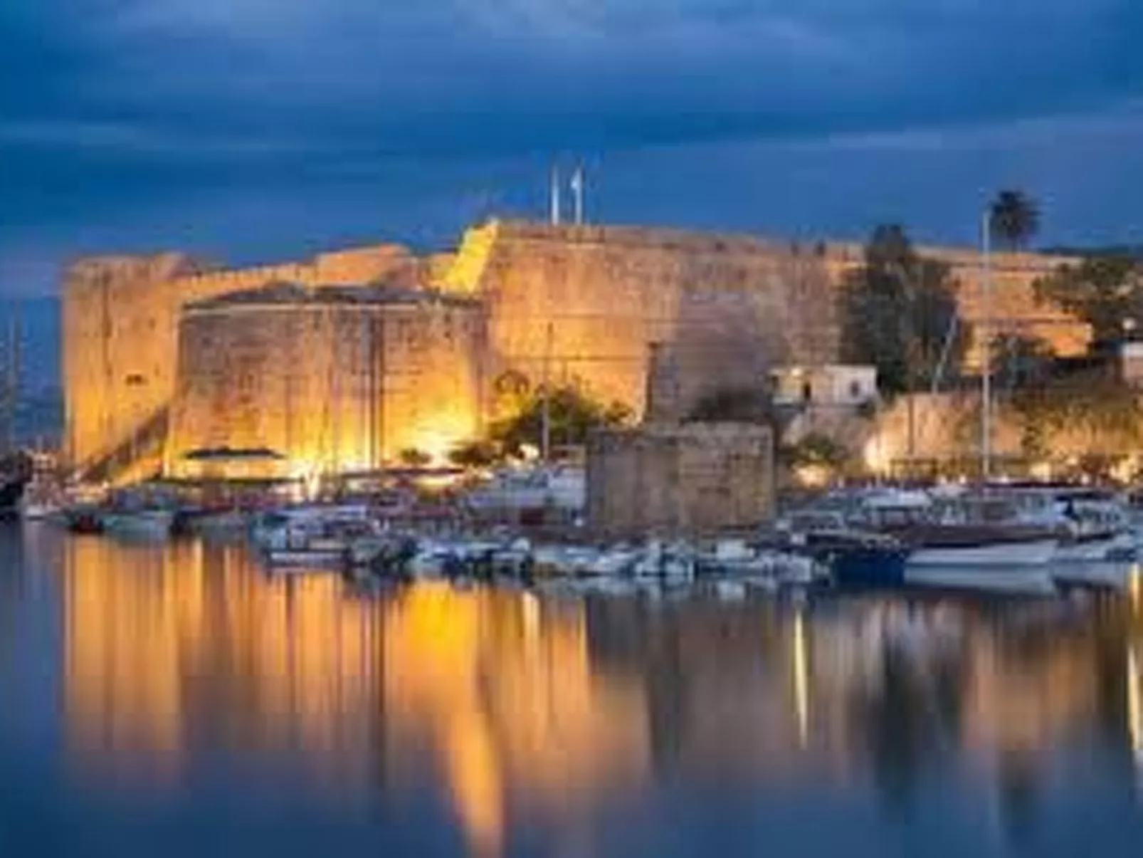 Villa "Meerblick" mit Infinity-Pool - Buiten