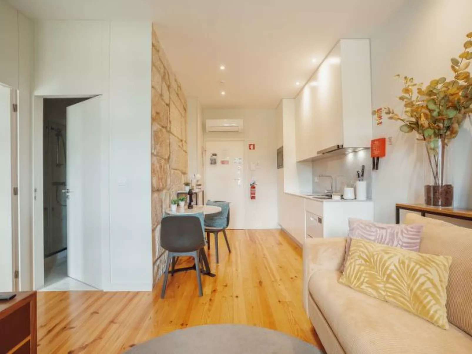 OPORTO POOL APARTMENT by VACATIONY - Binnen