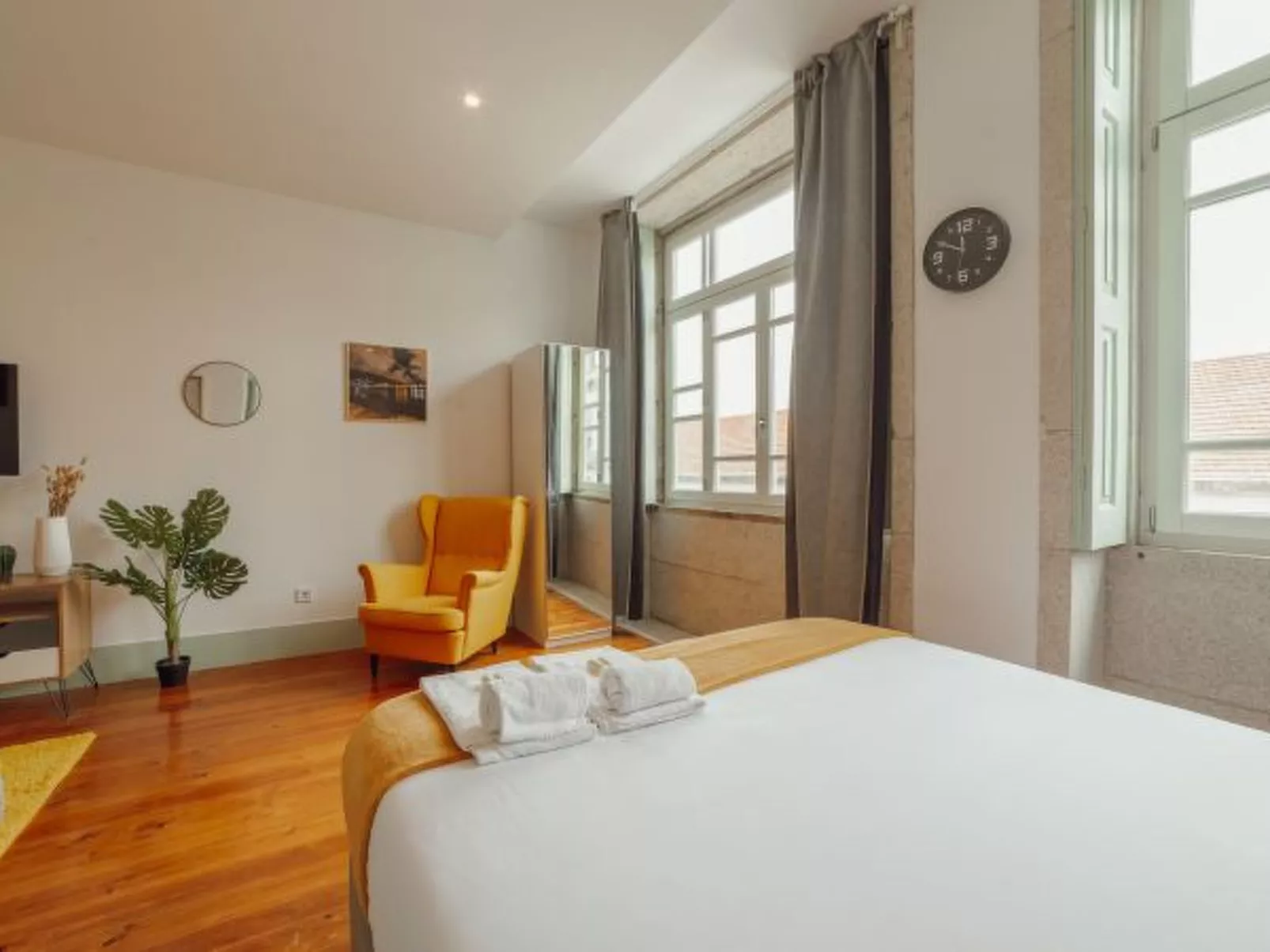 DOWNTOWN SUITE E by VACATIONY - Binnen