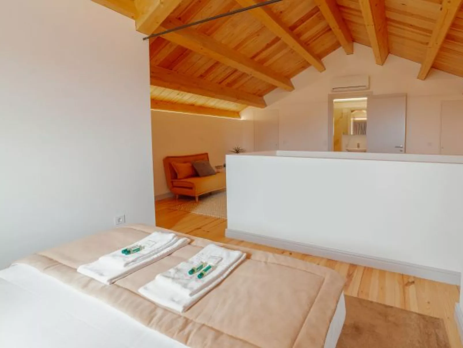 HEART OF PORTO APARTMENT F DUPLEX by VACATIONY - Binnen