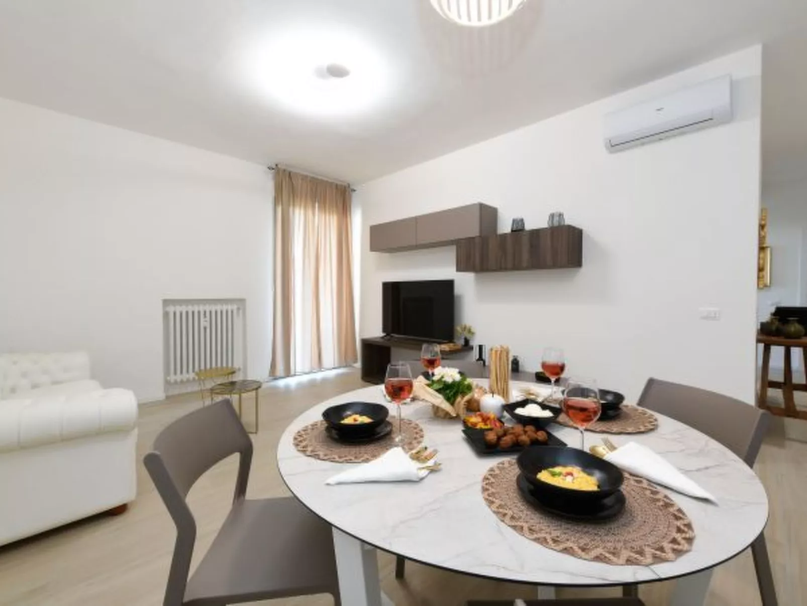 DesenzanoLoft Elegance - Image-tags.info