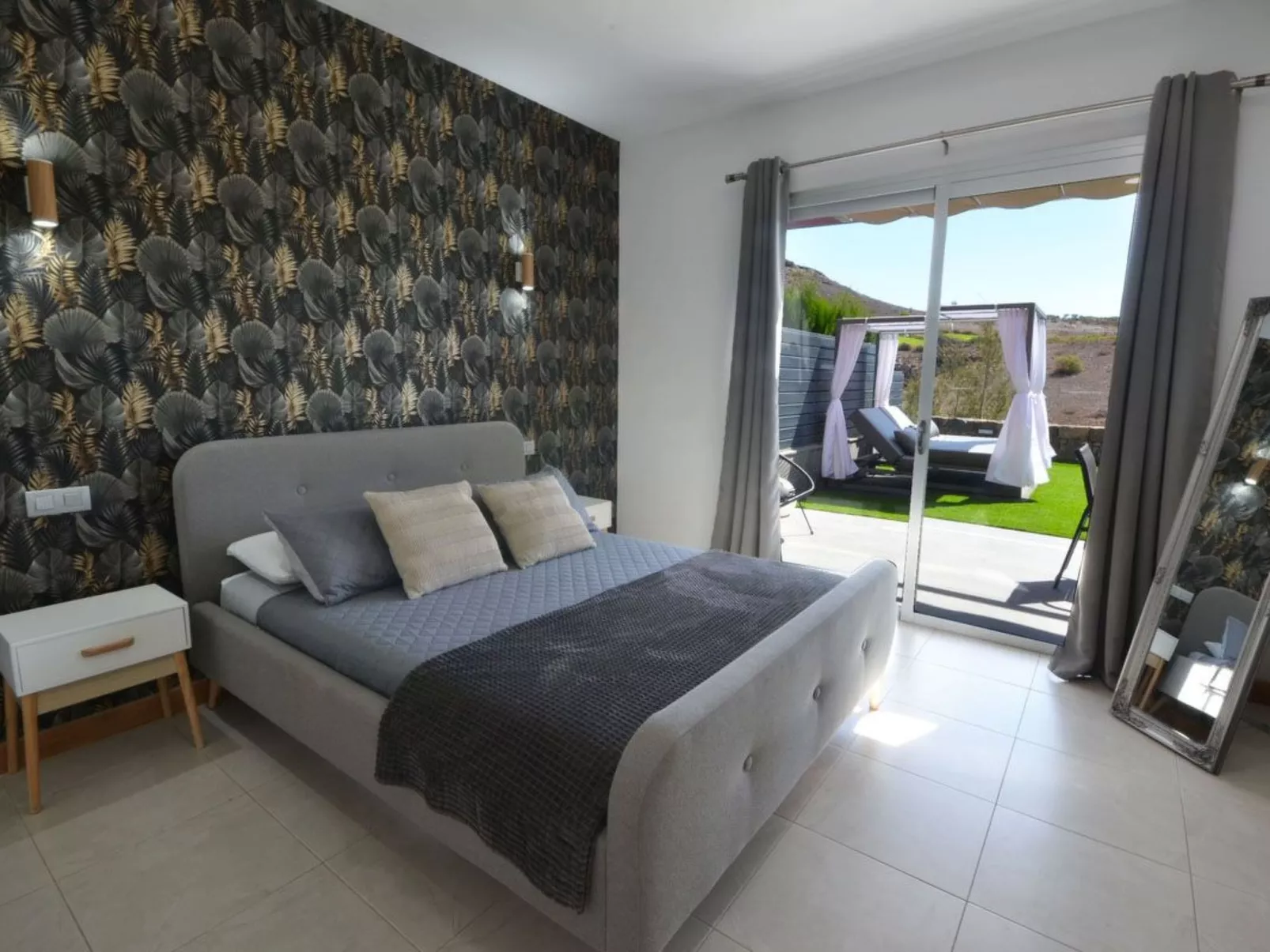 Villa für 4 Personen mit Schwimmbad und balinesi - Buiten