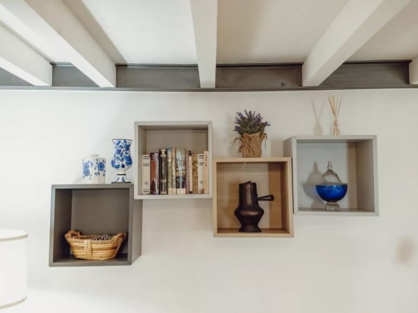 MEZZANINE STYLISH APARTMENT H by VACATIONY - Binnen