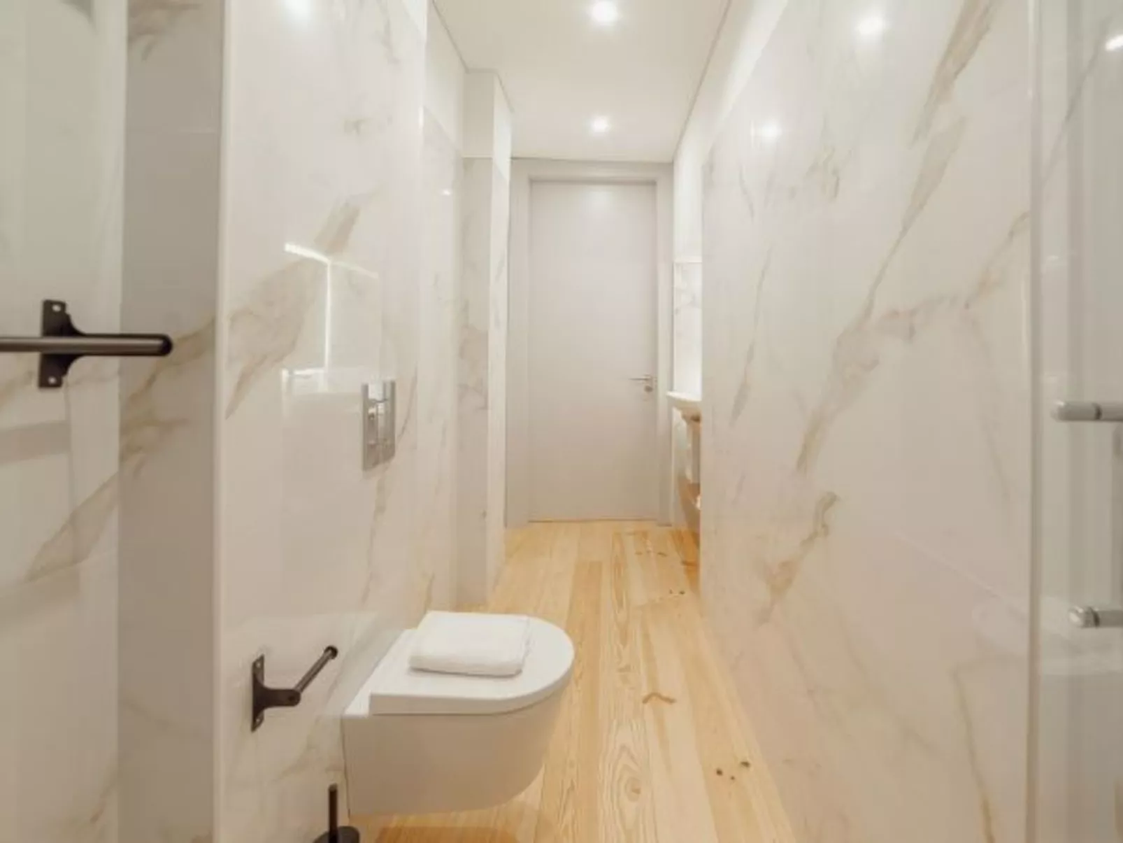 HEART OF PORTO APARTMENT D by VACATIONY - Binnen