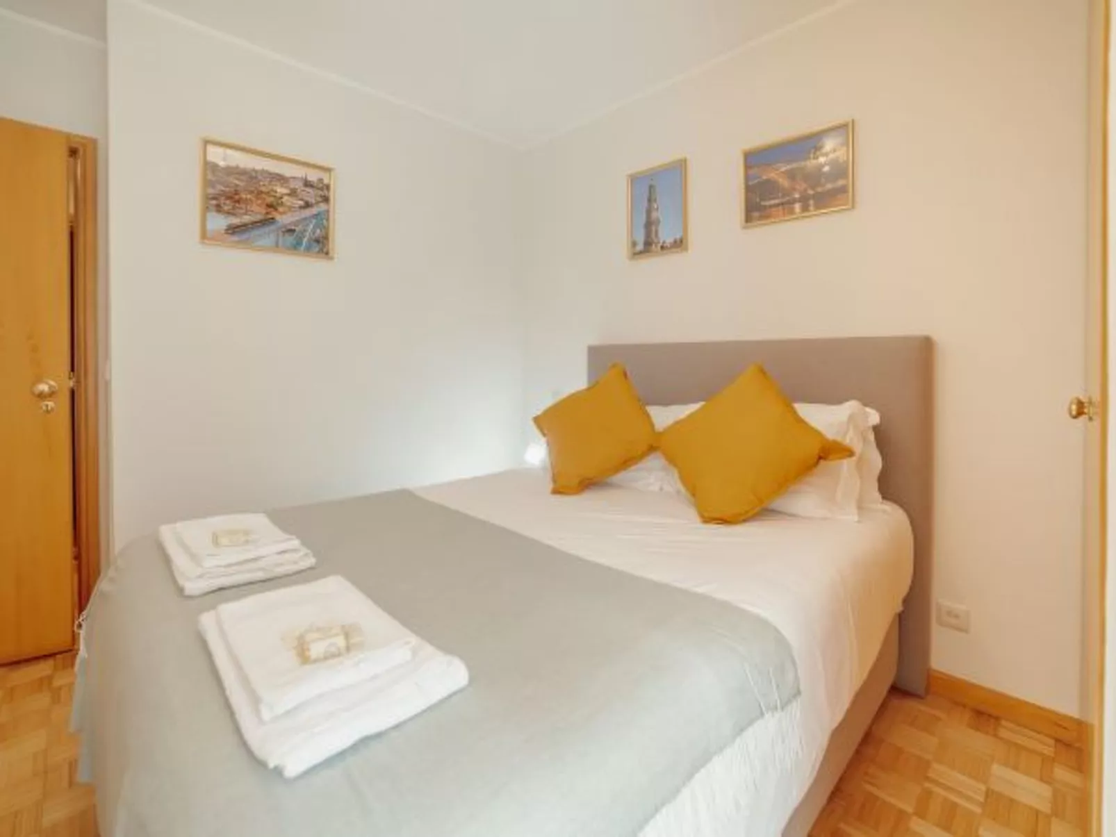 DOWNTOWN TRINDADE WITH TERRACE by VACATIONY - Binnen