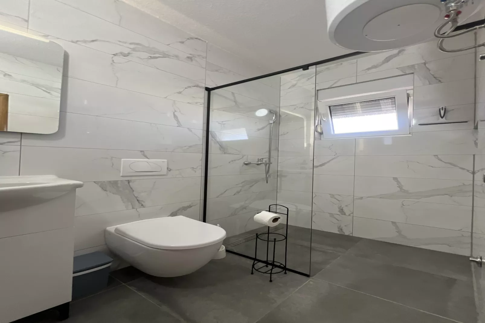 Apartment Lavaran 4 - Badkamer