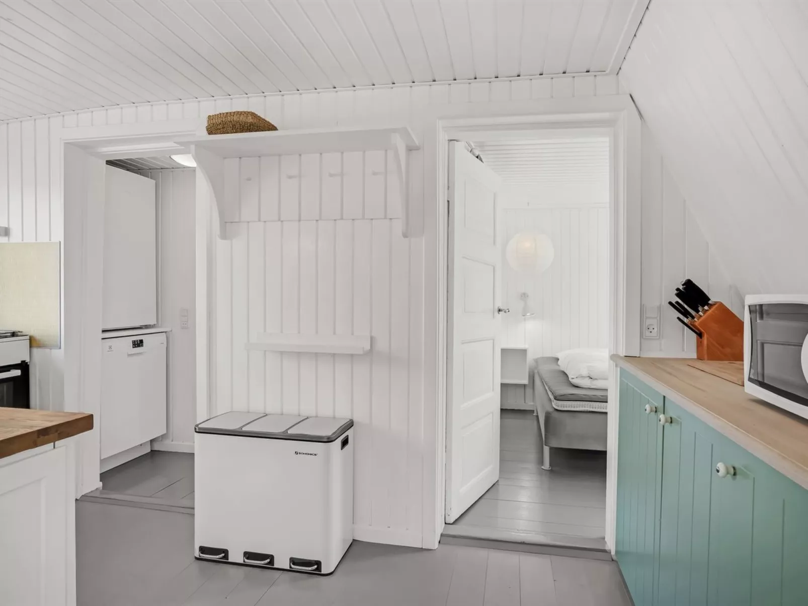 "Uddi" - 150m from the sea - Binnen