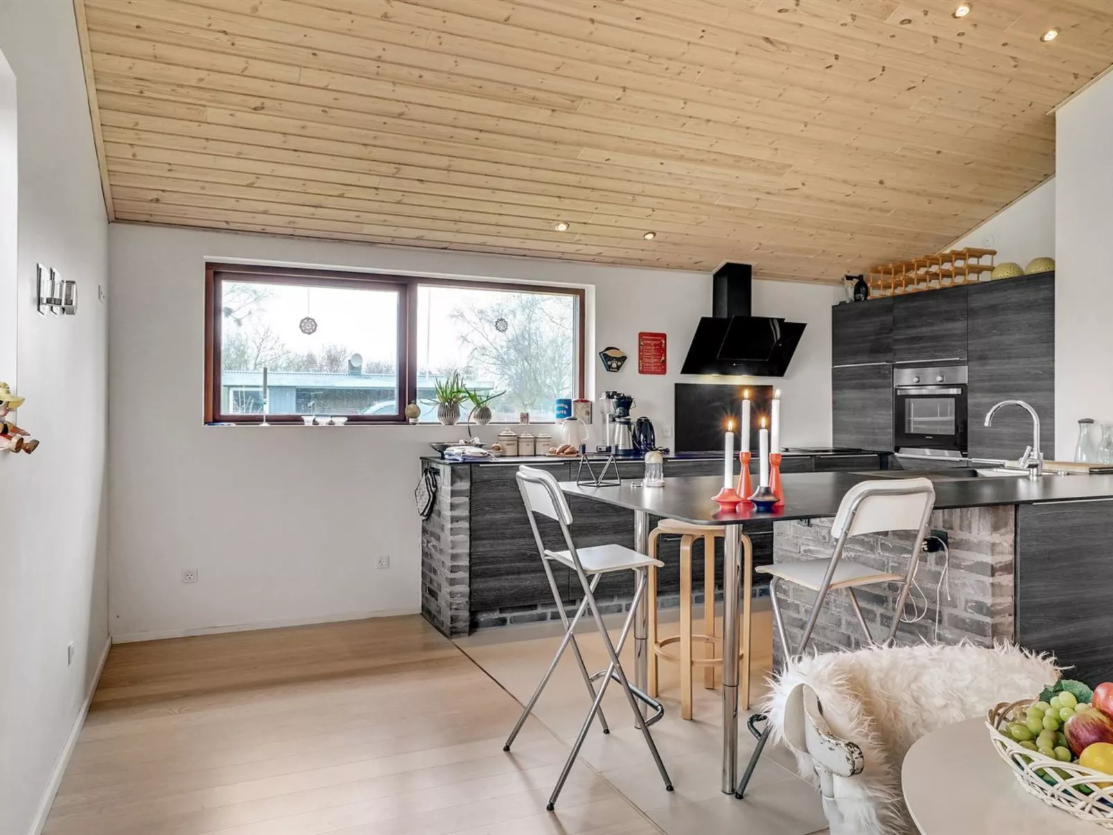 "Orm" - 550m to the fjord - Binnen