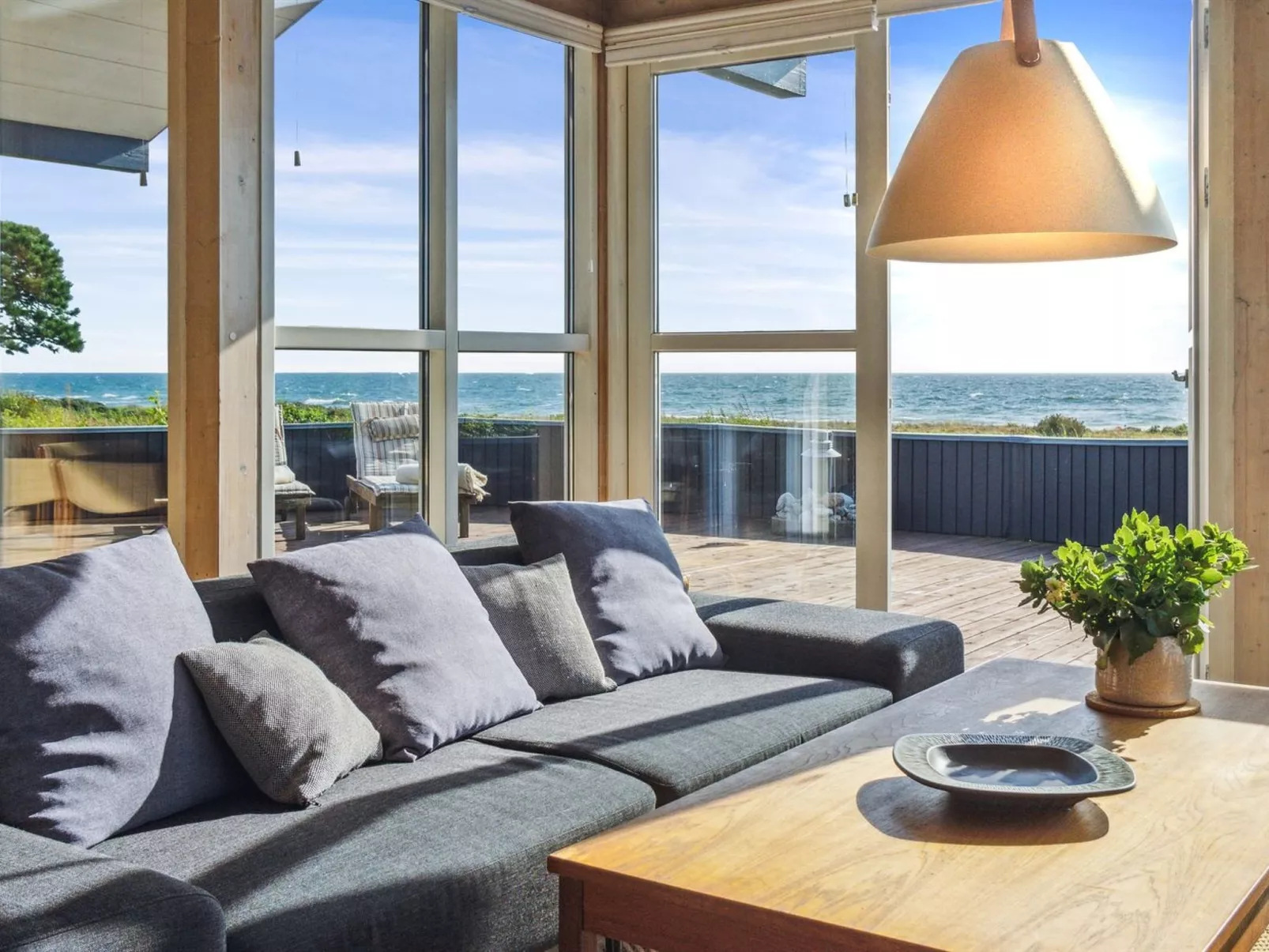 "Iivari" - 70m from the sea - Binnen