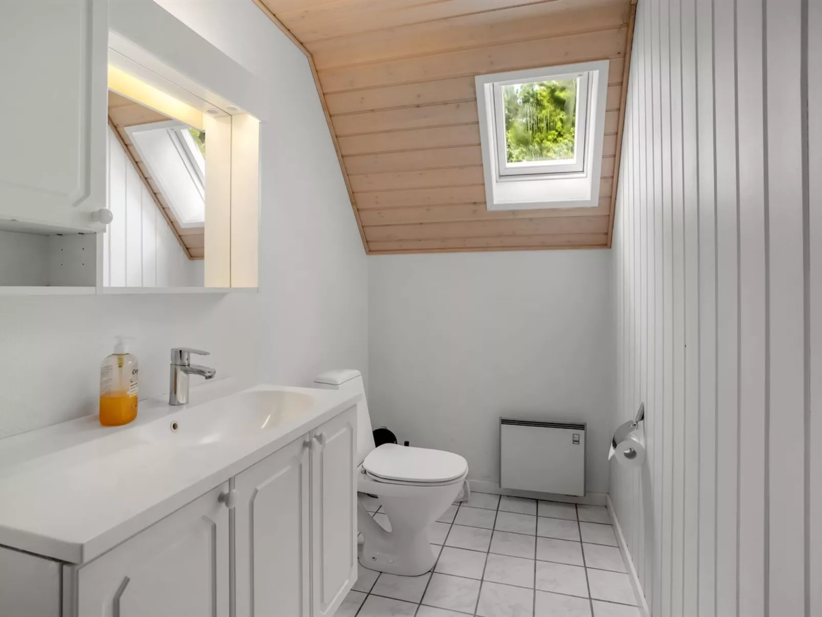 "Hannele" - 10km from the sea - Binnen